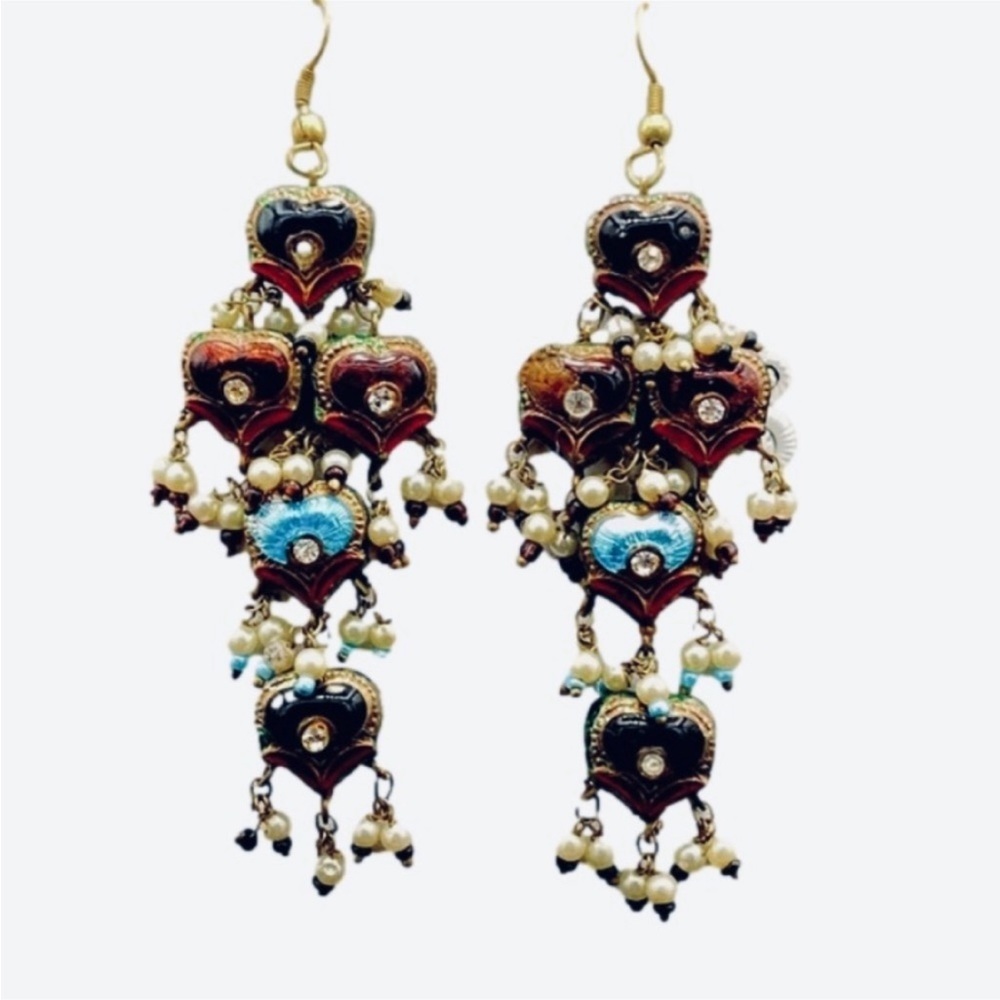 Vintage bohemian dangling heart shaped earrings with rhinestones and pearl - Picture 2 of 5